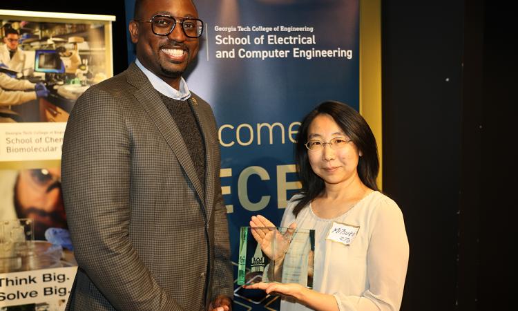 Mitsuko Ito receiving COESCAC Culture Champion Award 